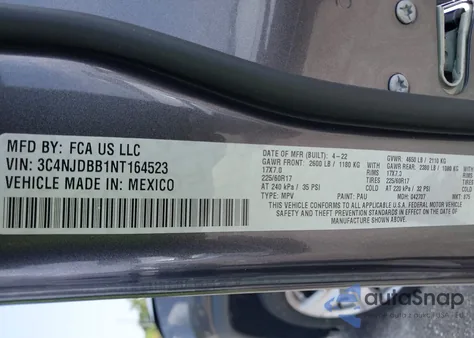 2022 Jeep Compass Latitude 4X4 from USA, damaged, VIN 3C4NJDBB1NT164523